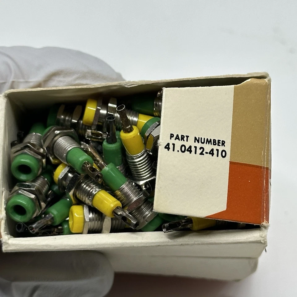 E.F. Johnson 41.0412-410 Panel Mount Banana Jacks ~50pcs NOS Binding Posts - Image 3 of 4