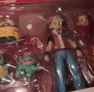 figma 356 Pokemon Red Action Figure with Bulbasaur Squirtle