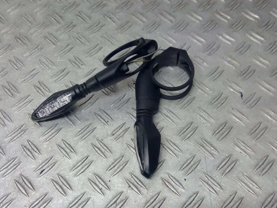 Blinker vorne Flasher front KTM 1290 Super Duke R Ez.23 6096km - Bild 3 von 4