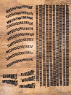 OO Gauge model railway track. 10 long flexi track. 10 curves. 5 points job lot