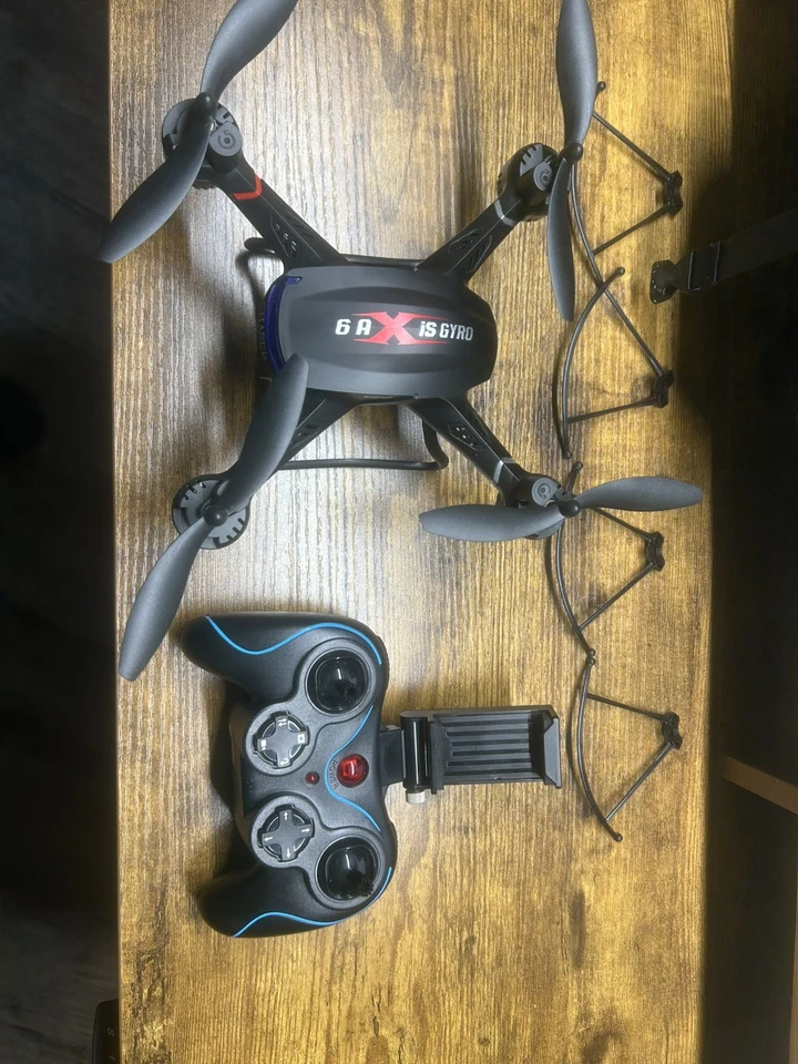F Series 2.4ghz Quadcopter Drone with Hard Case...Hasn't been flown in awhile - Image 4 of 4