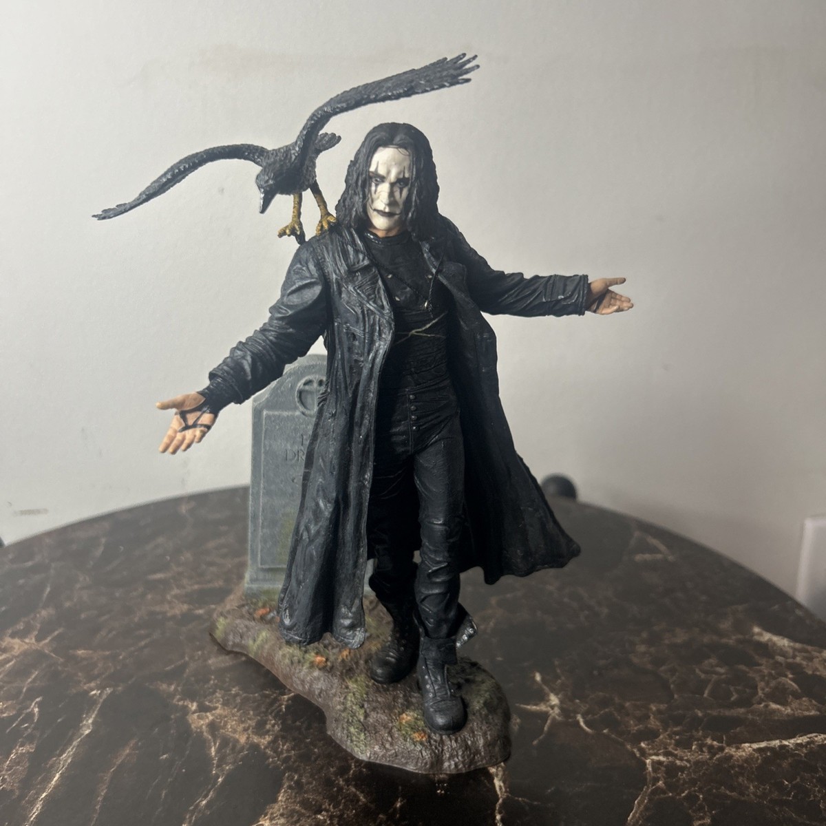 neca the crow スタチュー NECA Cult Classics Series 1 The Crow Eric Draven Figure
