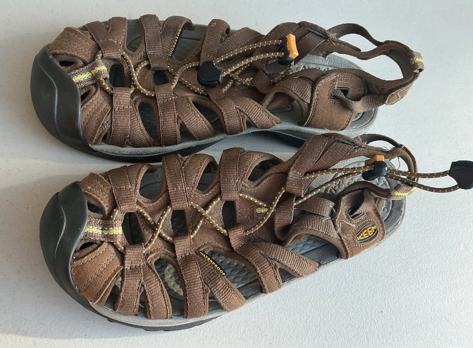 SANDALIAS DEPORTIVAS KEEN WHISPER MARRÓN IMPERMEABLES PUNTA CERRADA ZAPATOS EE. UU. MUJER TALLA 8.5 Foto 2 de 4