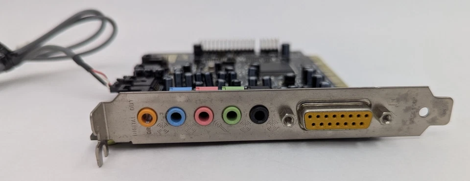 Creative Labs Sound Blaster Live! SB0060 PCI Sound Card w/ Live Drive IR SB0010 - Image 2 of 4