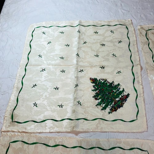 Spode Christmas Tree Holiday Table cloth Holly Ivory 82 X 56 in with 4 Napkins - Picture 17 of 18