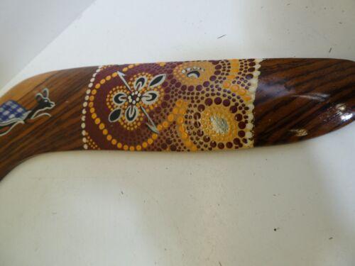 AUSTRALIAN ABORIGINAL ARTIST DOT PAINTED TOURIST BOOMERANG KANGAROO BOOMIRI - Picture 4 of 7