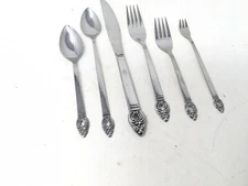 Nice 6 Pc Place Setting Oneida Ltd 1881 Rogers Danish Court Fork Salad Teaspoon.