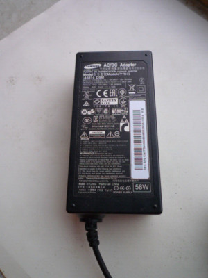 Netzteil AC/DC Netzadapter Samsung A5814 DSM14V4,143A 58W TOP zustand