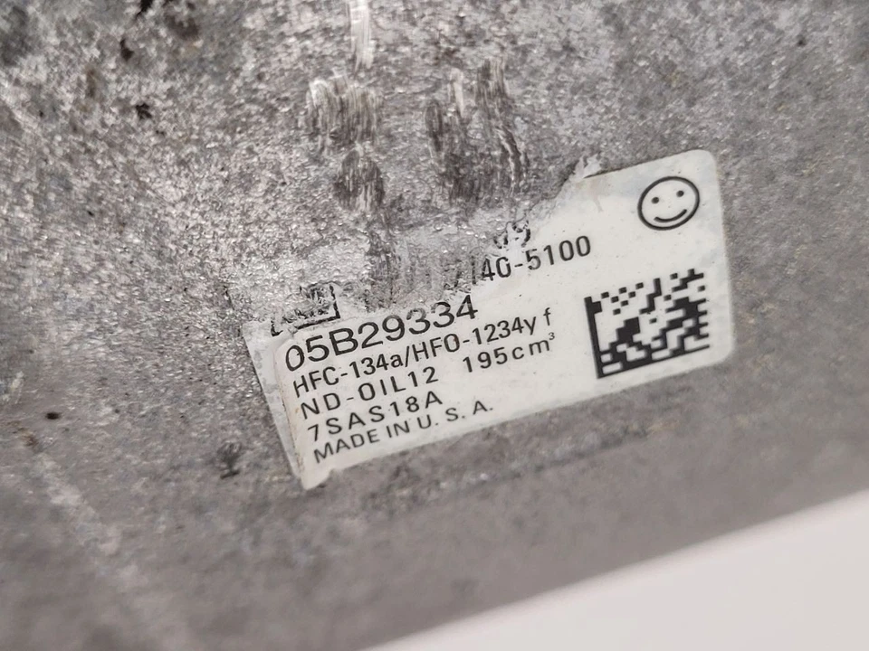 Compresor de aire acondicionado Cadillac Escalade 2015-2020 Foto 3 de 4