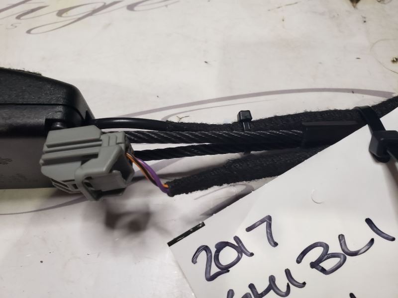Maserati Ghibli 14-17 Front Right Seat Belt Buckle OEM 15 16 2017 2016 2015 2014