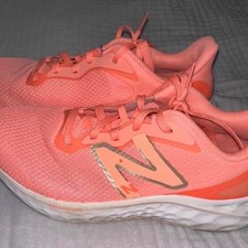 NEW BALANCE ARISHI V4 GRAPEFRUIT Size 9 Womens running shoes