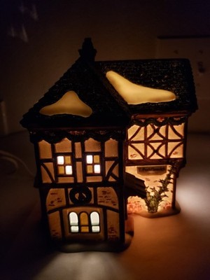 Dept 56 Dickens Village T. PUDDLEWICK SPECTACLE SHOP 58331 Tested & Working