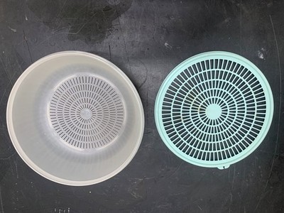 TUPPERWARE 3 Quart Colander/Strainer Bowl # 1835 with Flow through Seal 1836