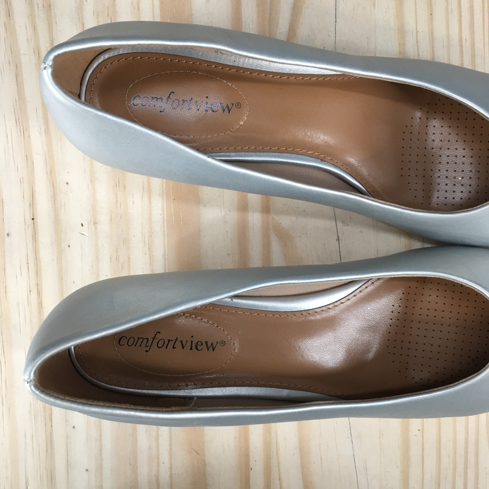 Comfortview Shoes Womens 9 M Vida Slip On Low Heels Pumps Silver Faux Leather