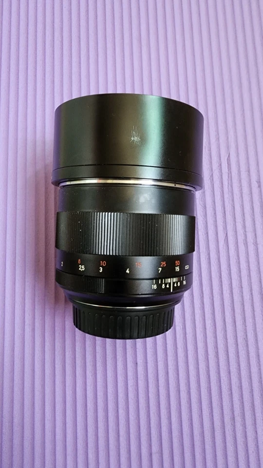 Lente ZEISS Planar T 85 mm f/1,4 MF ZE para montura Canon EF - Imagen 2 de 4