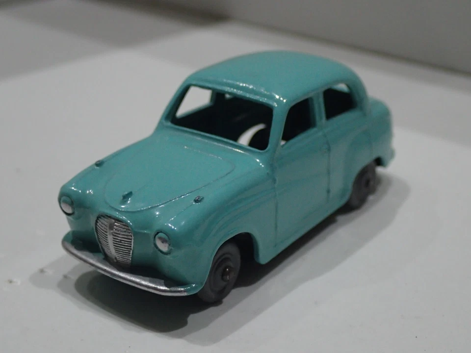 DINKY TOYS  160 AUSTIN A 30 SALOON CONDIZIONI PERFETTE CON SCATOLA ORIGINALE - Immagine 2 di 4