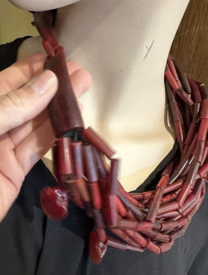 Collier Vintage Multi-brins Rouge Cerise - Perles Plastique Et Verre Tube - DE7