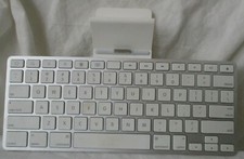 Apple Keyboard A1359 IPAD Generation 1, 2  3 Cables Not Included