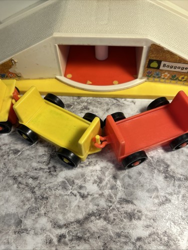 1972 Fisher Price Little People Family Play Airport #966 W/some Accessories - Picture 4 of 18