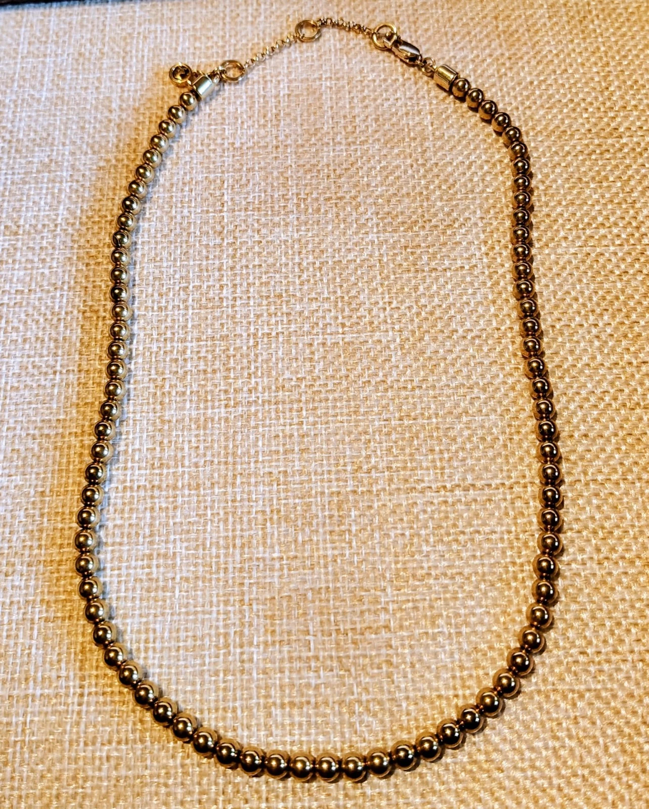 Collana Michael Kors oro 18" con perle a sfera classiche