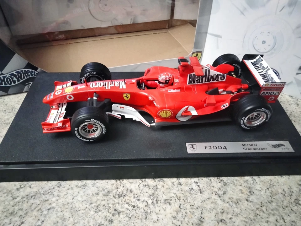 FERRARI F2004 Schumacher #1 B6200-0510 Hot Wheels Racing 1:18 - Immagine 2 di 4