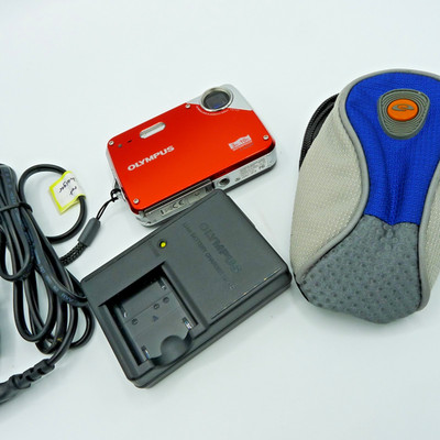 Olympus X-560WP Outdoor Kamera wasserdicht mit Zubehörpaket
