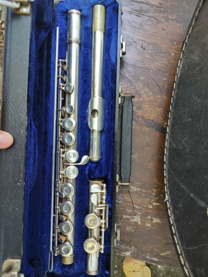 Flauta Armstrong 104 con estuche rígido Foto 2 de 2