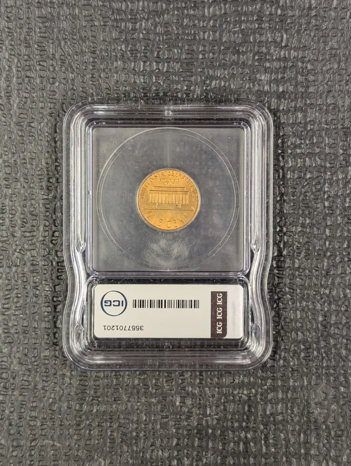 1975-P MS 67+ RD Lincoln Memorial Cent ICG New White Hutto Signed White Label - Image 2 of 4