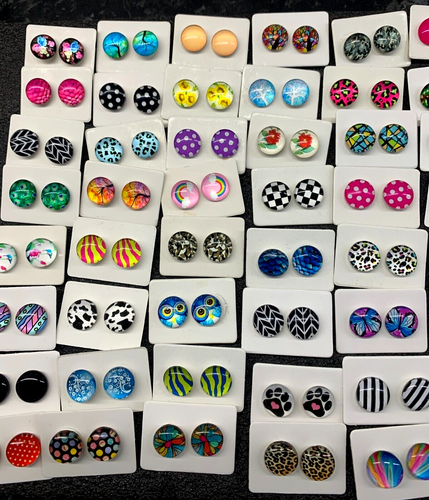 OFFER.10 different pairs of handmade 12 mm wide acrylic earrings+ 10 free backs - Picture 5 of 14