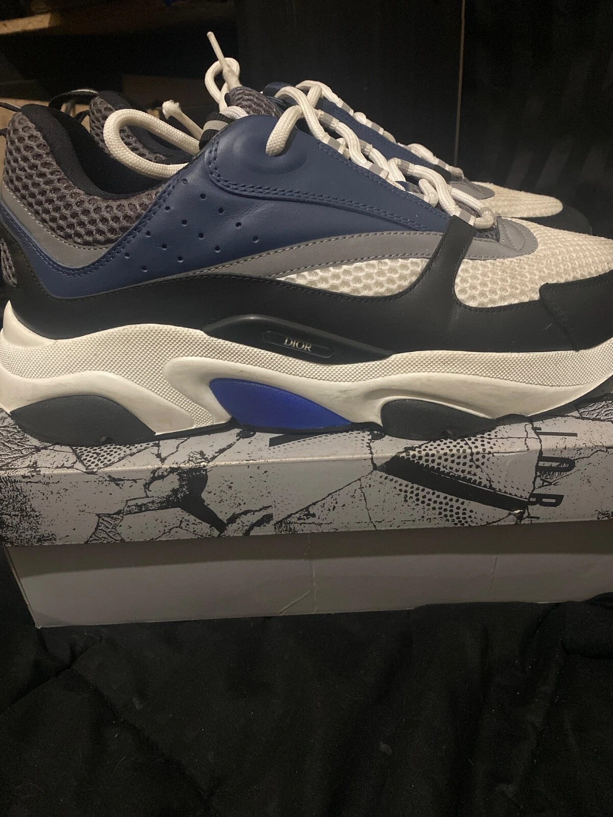 Taille 11   Dior B22 Blanc Bleu *Neuf avec petites marques d'éraflures*