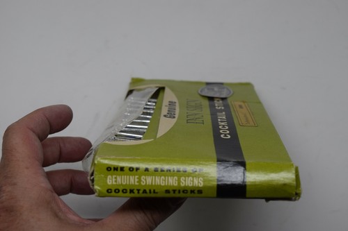 Vintage Genuine Inn Sign Cocktail Sticks, Hotels & Inns of London, Unused - Picture 4 of 6