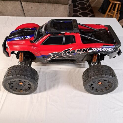 Traxxas Xmaxx 8s w/ Remote, Charger, Batteries, UPGRADED TIRES, SHOCKS, LIGHTS - Picture 11 of 24