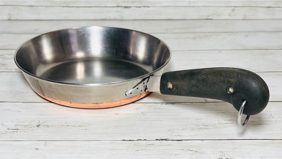 Vintage Revere Ware 8 Inch Copper Bottom Skillet Frying Pan Vintage Revere Ware 8 Inch Copper Bottom Skillet Frying Pan