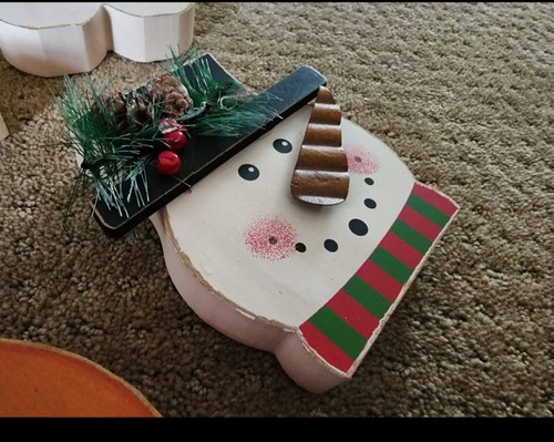 Decorative Interchangeable Signs For The Seasons! Each piece is 5" High. - Picture 8 of 8
