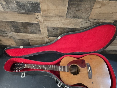 1964 Gibson LGO guitar W/ Original Case. Player Grade