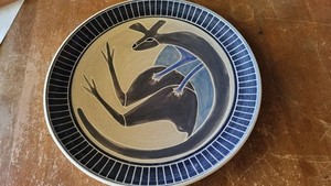 Sandra Bowkett 10 Inch Ceramic Kangaroo Plate. Excellent Condition. 