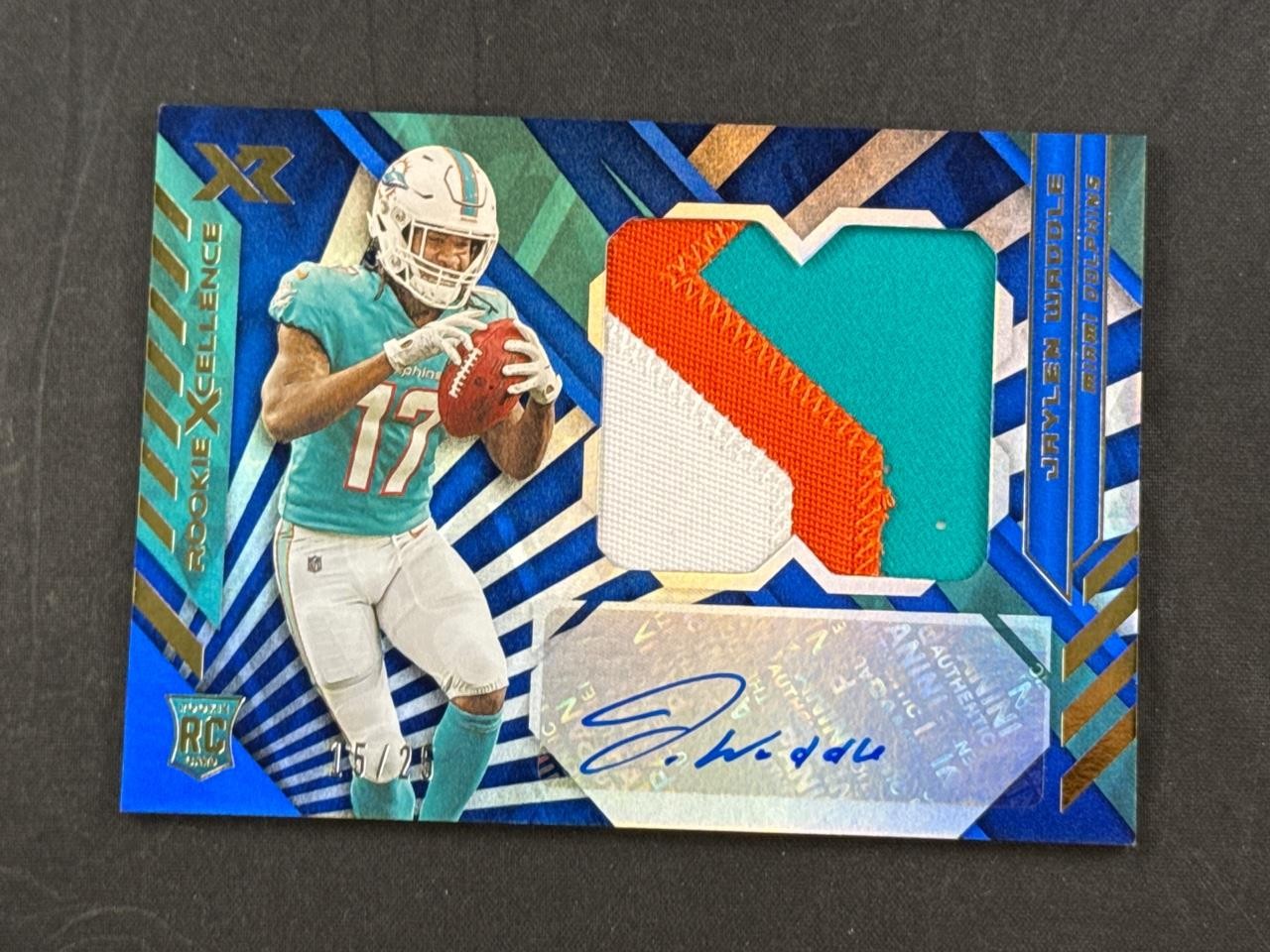 Jaylen Waddle Panini XR Rookie Xcellence Autograph Swatches #JWA Blue