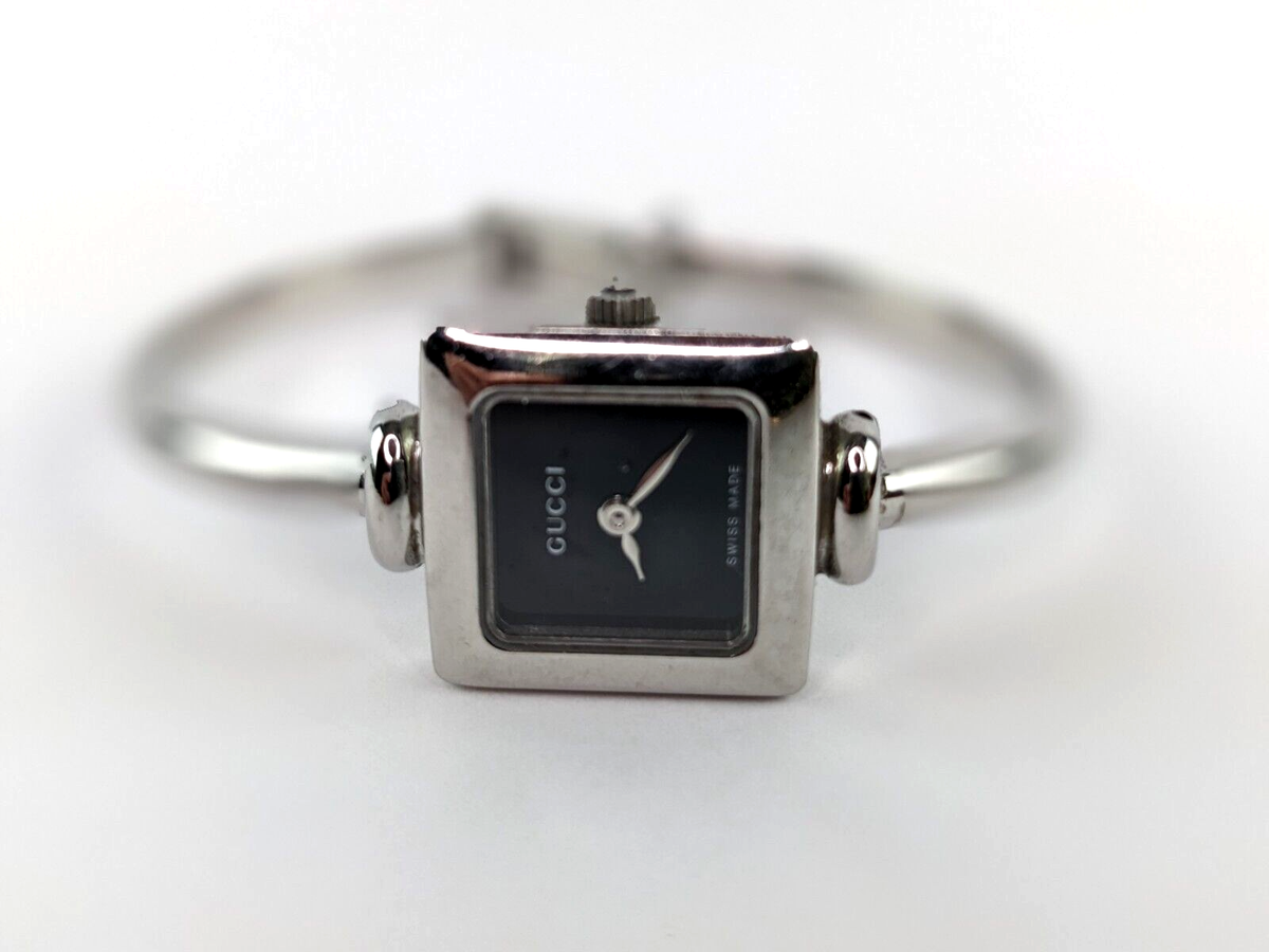 Gucci 1900L Womens Silver Tone Bangle Quartz Watch Square Gucci 1900L Womens Silver Tone Bangle Quartz Watch Square