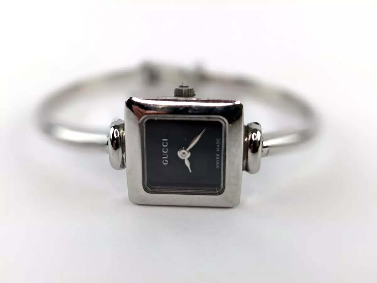 Gucci 1900L Womens Silver Tone Bangle Quartz Watch Square Dial