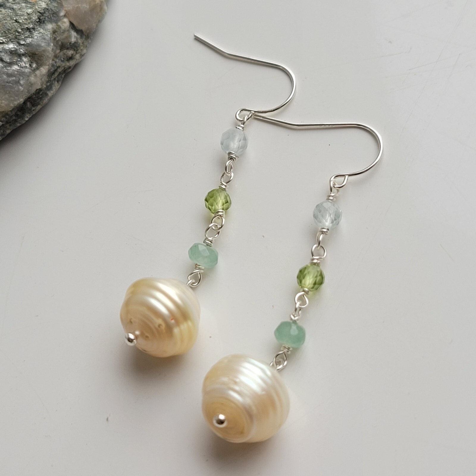 Boucles d'oreilles perles des mers du sud : le cadeau d'anniversaire d'exception pour femme