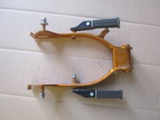 Bras oscillant + cales pieds arrière pour Skyteam 125