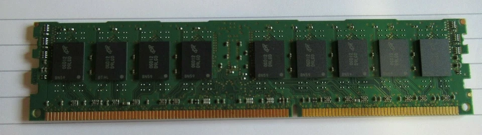 Micron MT18JSF51272PDZ-1G1D1BB CT51272BB1067 4GB PC38500 DDR3 ECC CL7 240P RAM - Image 2 of 4