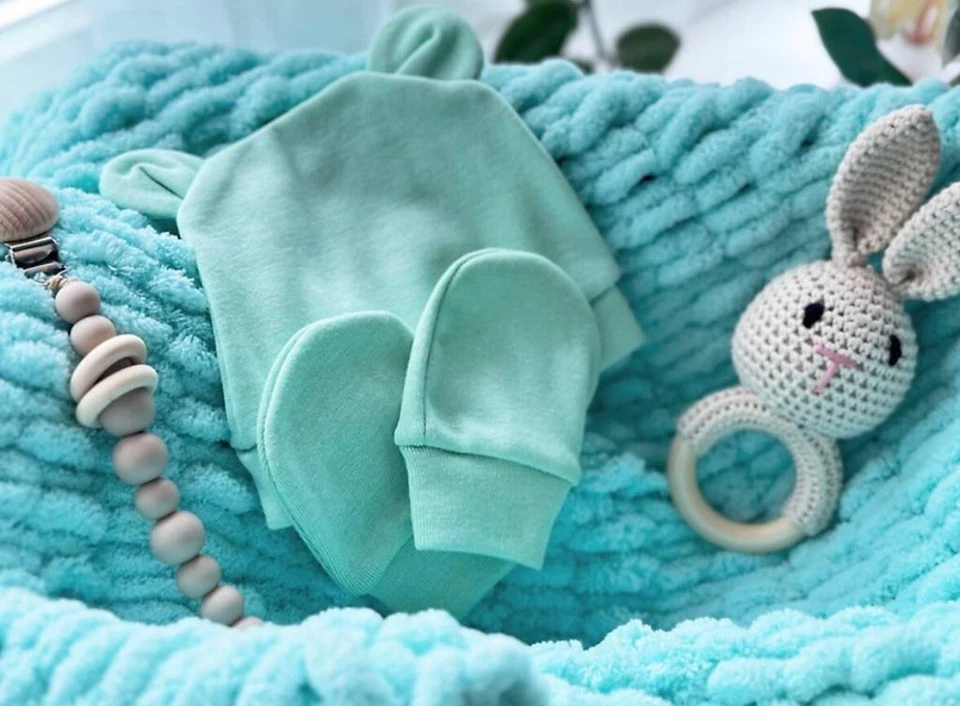Neugeborenen Set mit handgemachter Babydecke NEU - Bild 4 von 4