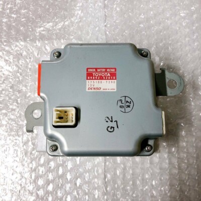 OEM Toyota Aqua PriusC NHP10 Battery Voltage Sensor 89892-52010
