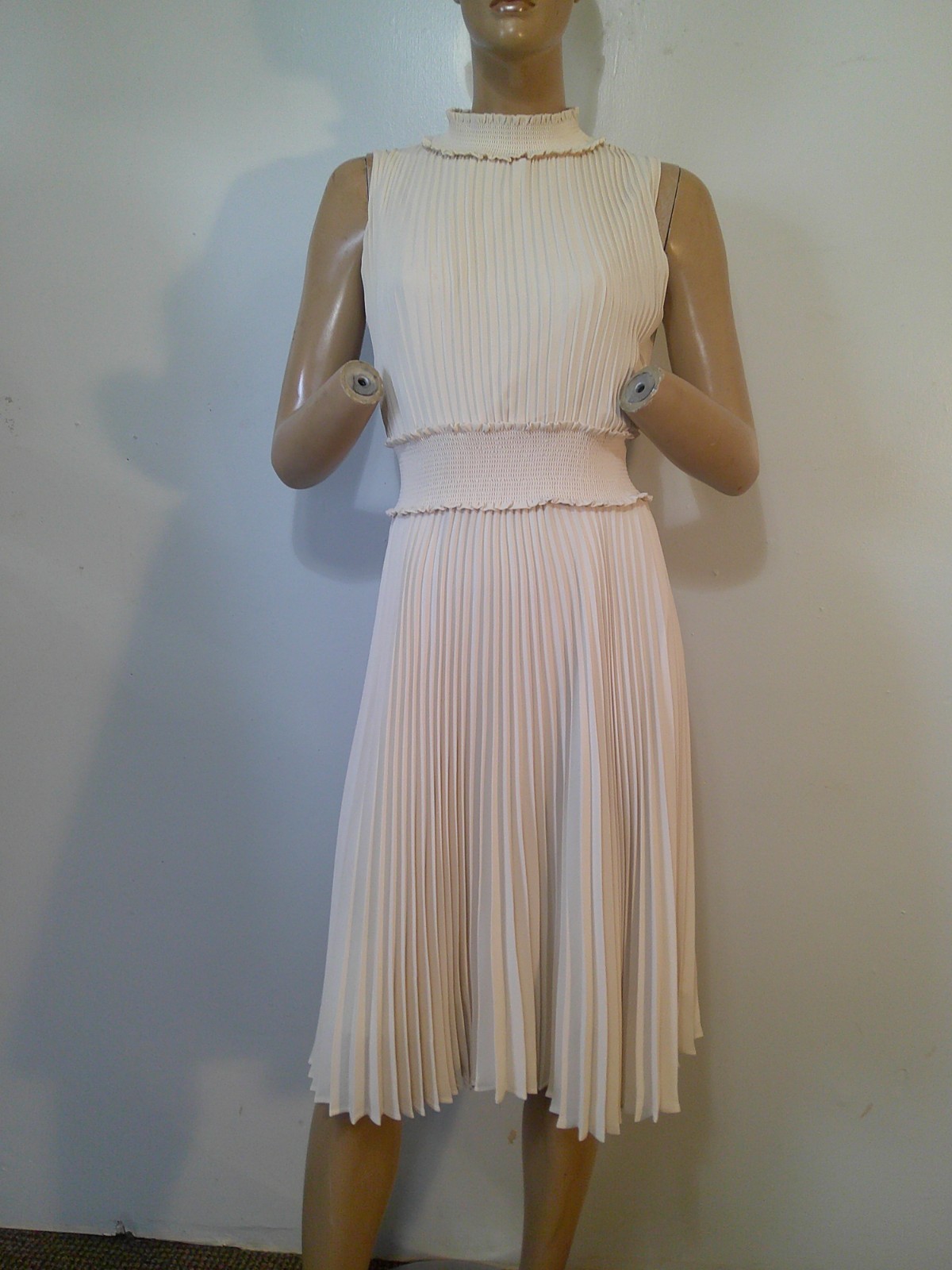 Nanette Lepore Ivory Sleeveless Pleated Dress w Smocked Waist & Neck size 8 EUC