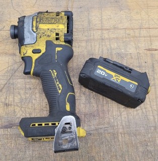DEWALT 20V MAX 1/4 in. 3 Speed Impact Driver DCF850 with Battery USED