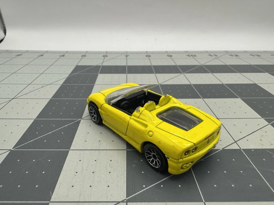 1/63 MATCHBOX - CLASSIC FERRARI 360 SPIDER YELLOW DIECAST CAR VINTAGE 2001 - Image 2 of 4