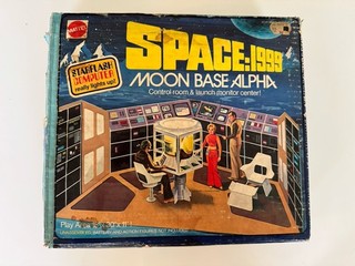 Space 1999 Mattel Moon Base Alpha Control Room 1976 Not Complete 3 Figures