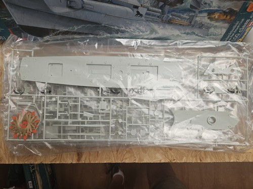 Revell Schnellboot German Fast S-100 Class 1/72 Model Kit 05051 2001 - Picture 10 of 10