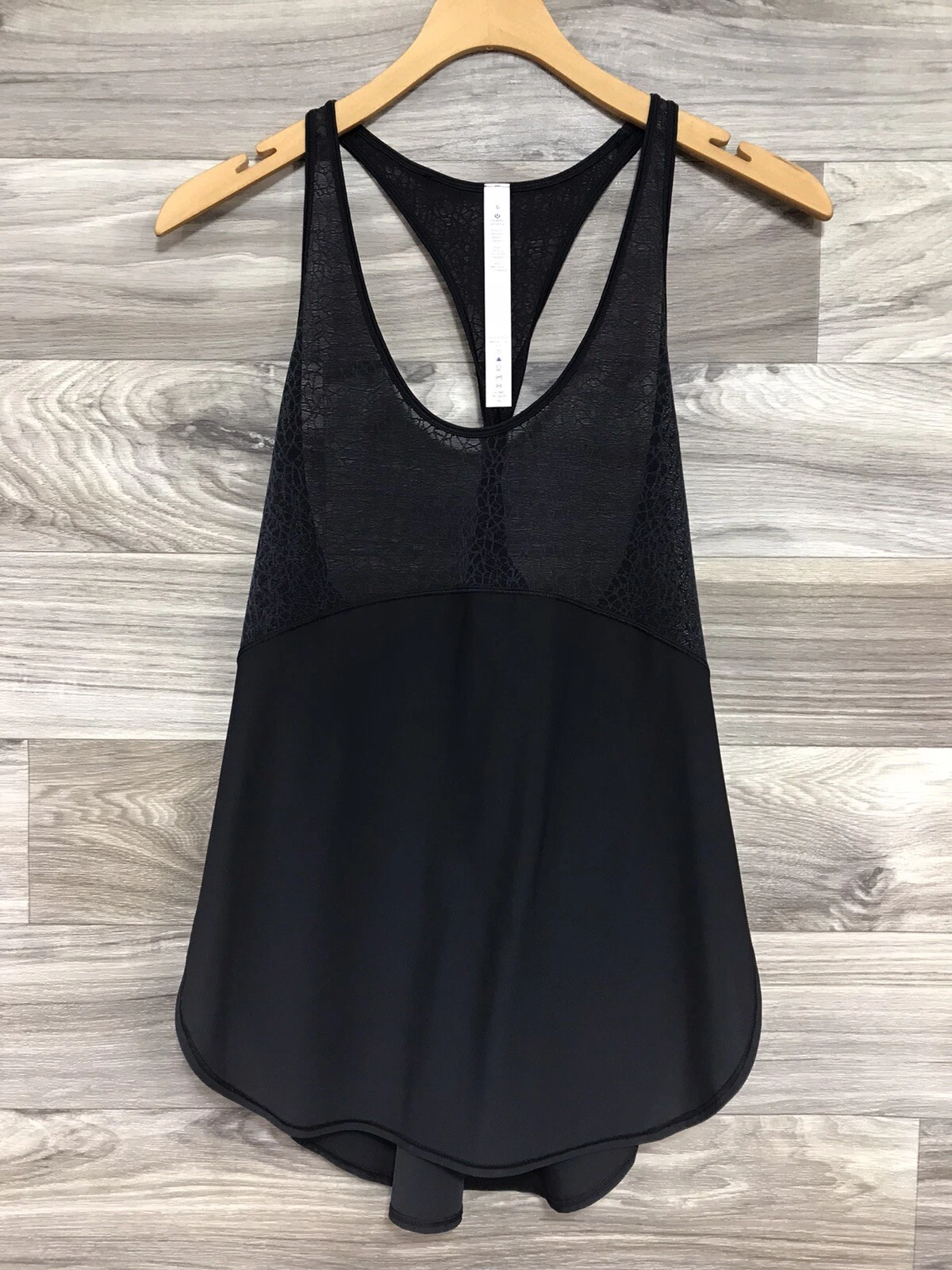 Lululemon Twist And Train Tank Size 6 Black BLK 40421